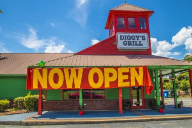 Conyers, Ga / USA - 07: 27 20: Diggy 's Grill girişi şu anda açık