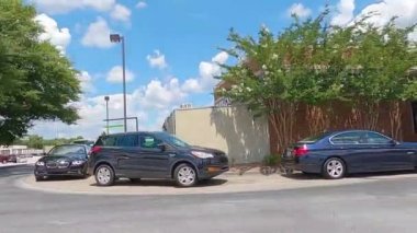 7.27.20 Conyers Ga Starbucks 'tan geçiyor..