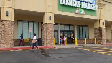 7.6.20 Gwinnett County Ga Çocukları denetimsiz maske takmıyorlar.