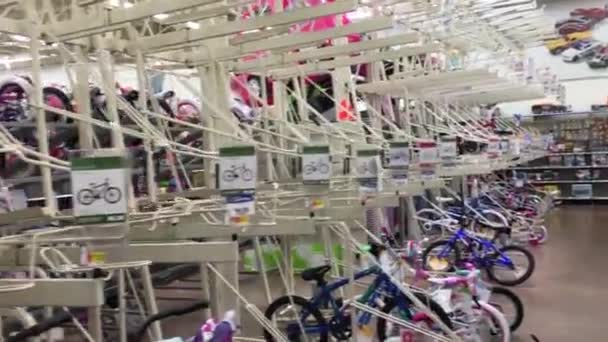 Bastidores Bicicletas Vacíos Bajos Walmart — Vídeos de Stock