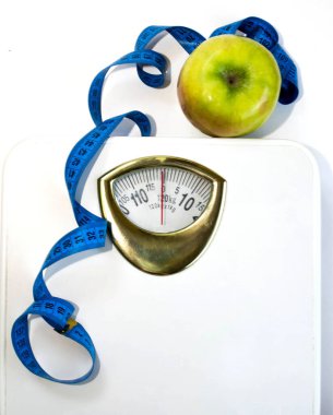 Terazi, yeşil elma, soyutlanmış, beyaz, zayıflamış, düzgün beslenme, sağlık