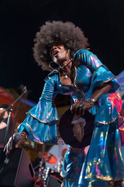 Dikey fotoğraf. İki. Canarias Caz Festivali. 07 / 13 / 2020. Bette Smith Show, Santa Brgida 'da. Las Palmas. İspanya