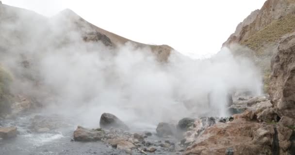 Detail Blastinng Geysers Los Tachos Rocky Coast Covunco Warm River — Stock Video