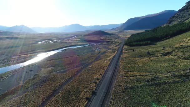 Escena Aérea Drones Estepa Río Nahueve Neuquén Patagonia Argentina Cordilleras — Vídeo de stock