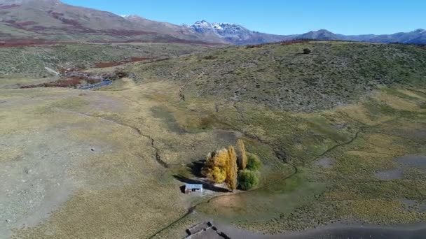 Légi Drone Jelenet Kis Házban Sztyepp Epu Lauquen Észak Neuquén — Stock videók