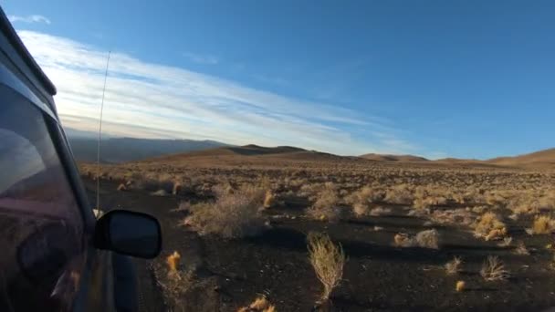 Стабилизированное Движение Камеры Снаружи Фургона Золотой Час Заката Черная Вулканическая — стоковое видео