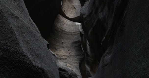 Inneren Des Hydromagmatischen Vulkans Malacara Kleine Schlucht Vulkan Schwenk Nach — Stockvideo