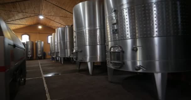 Indústria Produção Vinho Detalhe Sala Tanques Metal 10000 25000 Litros — Vídeo de Stock