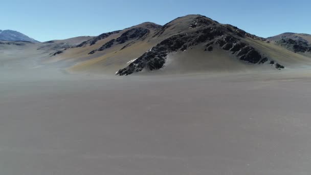 Cena Drone Aéreo Paisagem Deserta Com Montanha Rochosa Clima Seco — Vídeo de Stock