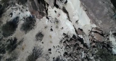 Senital kayalar ve beyaz Dünya hava sahne. Ayrıntı Huaco, San Juan Eyaleti, Arjantin, katlanmış Dağları.