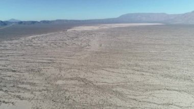 Aimogasta, La Rioja, Arjantin açık peyzaj hava dron sahne. Belgili tanımlık Andes dağ arka planda.