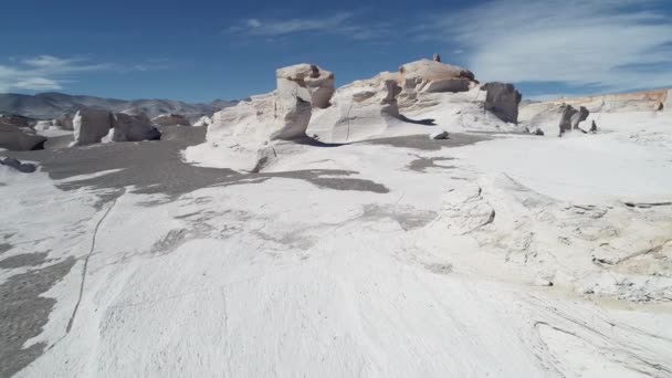 Scène Aérienne Drone Structures Rocheuses Naturelles Blanches Champ Pumice Descendant — Video