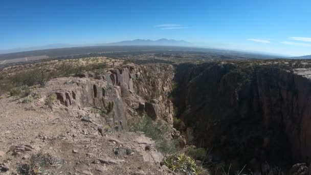 Wide landscape of rocky canyon, camera panning sideways. Quebrada de Hualco, San Blas, Rioja Province, Argentina. — 비디오