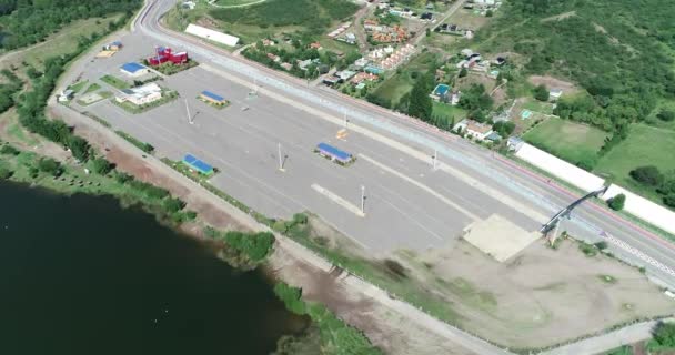 Drone aérien scène d'infrastructure vide pour les hippodromes de voitures. Vue sensuelle. Potrero de los funes, San Luis, Argentine 