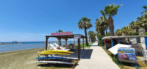 Larnaka 'daki ünlü Oroklini Sahili