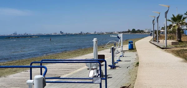 Larnaca Daki Oroklini Plajı Nda Halka Açık Spor Salonu — Stok fotoğraf