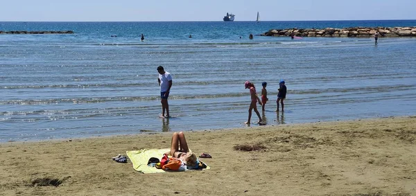 Famosa Playa Oroklini Larnaca Chipre Imágenes De Stock Sin Royalties Gratis