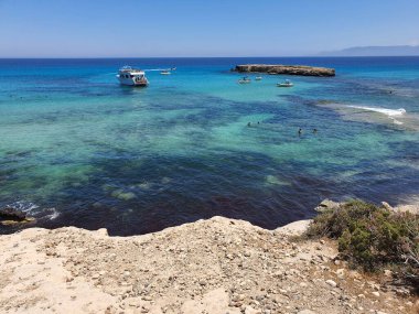 Akamas Yarımadası Kıbrıs adasındaki ünlü mavi göl 