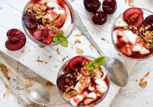 Smoothie Cerise Yaourt Dans Une Vue Panoramique Verre — Photo