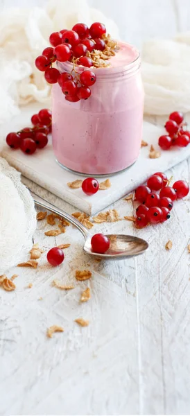 Ribes Rosso Yogurt Una Ciotola — Foto Stock