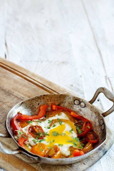 Jajko Sadzone Papryka Pomidory Starego Patelni — Zdjęcie stockowe