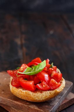 Frisella, tipik güneye İtalyan ekmeği