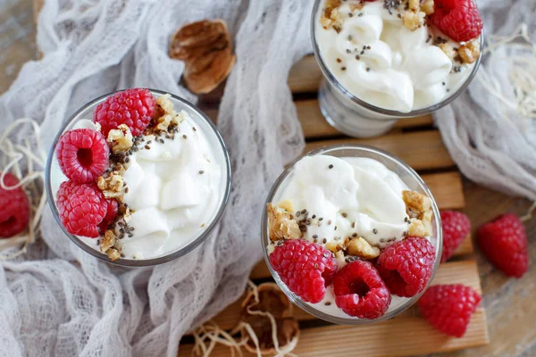 Frambozen Yoghurt Chia Pudding Parfait Een Glas Close — Stockfoto