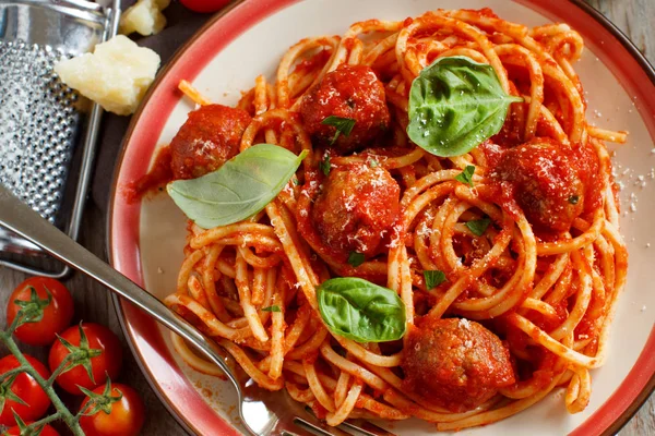 Pasta Con Salsa Tomate Albóndigas Sobre Fondo Oscuro —  Fotos de Stock