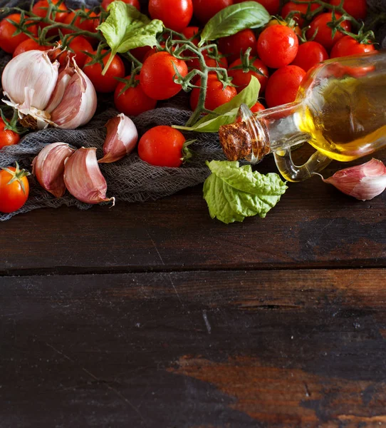 Ingredients Italian Tomato Sauce Cherry Tomatoes Garlic Basil Olive Oil — Stock Photo, Image
