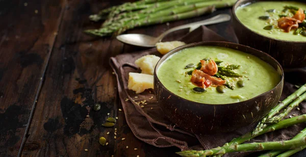 Romige Asperges Aardappelen Puree Van Soep Een Houten Tafel — Stockfoto