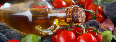 İtalyan domates sosu - Cherry domates, sarımsak, fesleğen ve zeytinyağı için malzemeler 