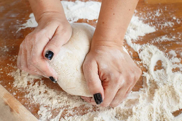 Woman Hands Kneading Dough Wooden Table Close — Stock Photo, Image