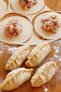 Köfte kıyma ile under manti yakın çekim gücünü