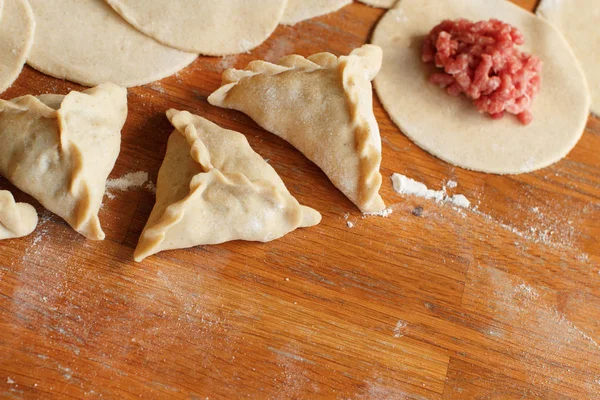 Att Göra Dumplings Manti Arkiverat Med Köttfärs Närbild — Stockfoto