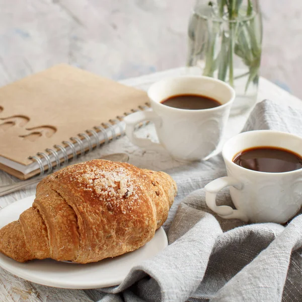 Breakfast Coffee Croissant Close Coffee Beans — Stock Photo, Image