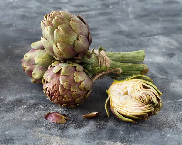 Raw Italian Artichoke Close Grey Background — Stock Photo, Image