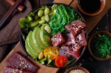 Hawaiian tuna poke kase