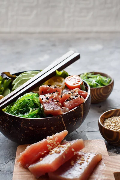 Hawaiian tonijn poke kom — Stockfoto