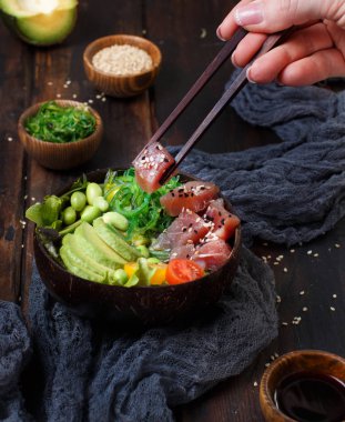 Hawaiian tuna poke kase