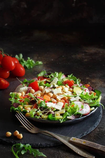 Chickpea salad with vegetables and microgreens — Stock Photo, Image