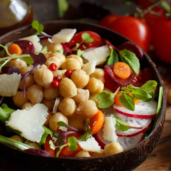 Chickpea salad with vegetables and microgreens — Stock Photo, Image
