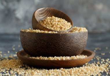 Kuru bulgur buğday taneleri 