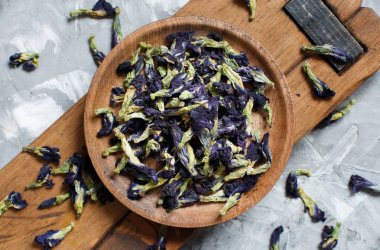 Kurutulmuş mavi kelebek bezelye çiçekleri