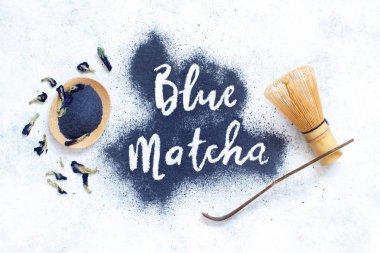 Mavi matcha tozu