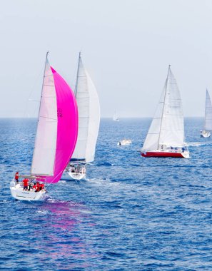 Regatta Brindisi Korfu 2019 sırasında yelkenli yatlar