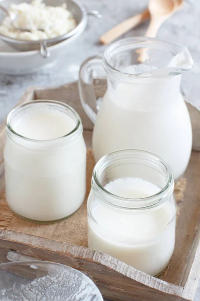 Küçük şişeler ve kefir tanelerde fermente içecek kefir