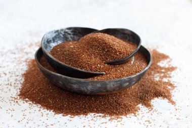Çiğ teff tane