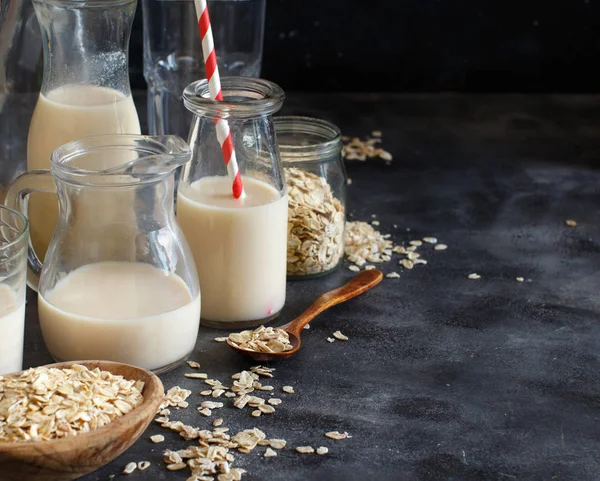 Leite de aveia Vegan, leite alternativo não lácteo — Fotografia de Stock