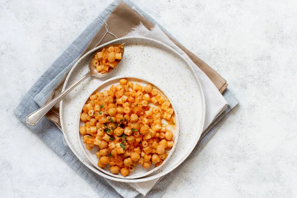 Ditalini pasta met kikkererwten — Stockfoto