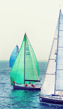 Brindisi, Italya-06.16.2019: Regatta Bri sırasında Yelkenli Yatlar